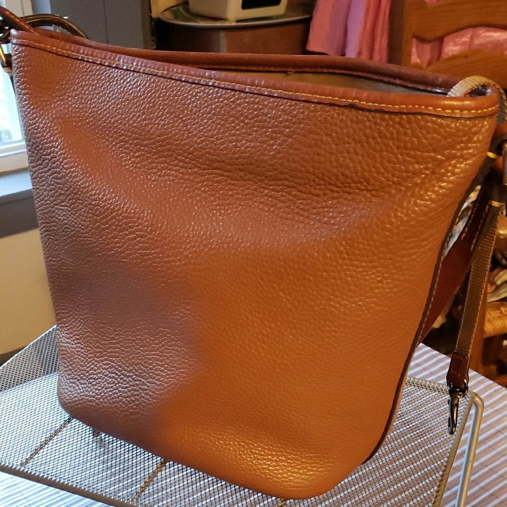 Dooney & Bourke Caramel Medium Sac Shoulder Bag - Picture 4 of 7